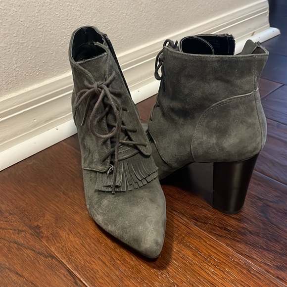 Lace up fringe gray booties - Picture 3 of 4